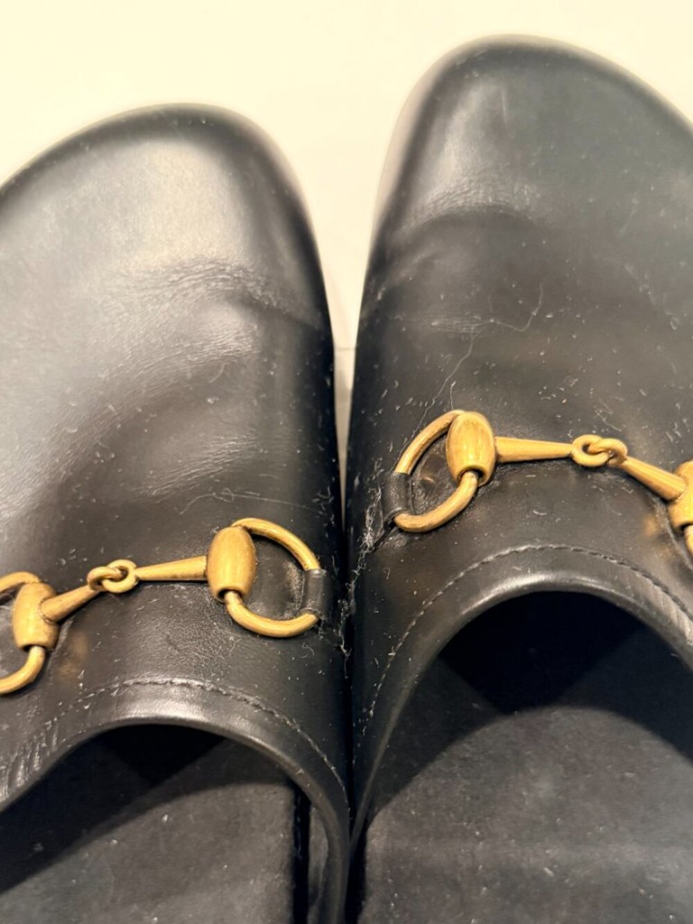 Black Leather Gucci Slides - Picture 3 of 3
